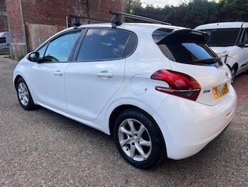 Used Peugeot 208 2018 for sale - 79542916: Photo