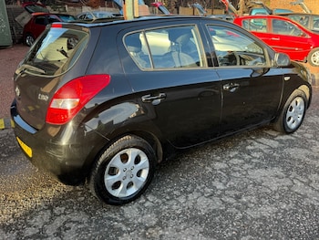 Used Hyundai i20 2010 for sale - 77012938: Photo