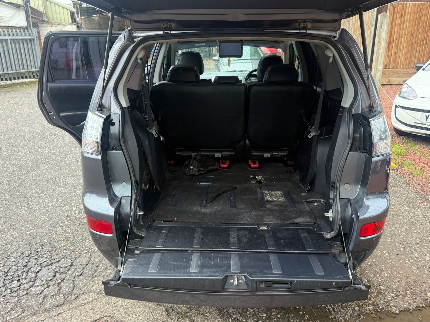 Used Mitsubishi Outlander 2010 for sale - 77641330: Photo 9