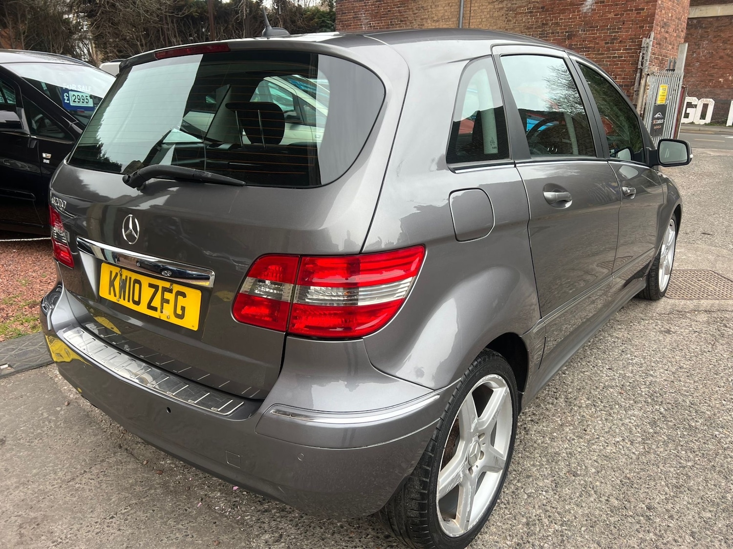 Used Mercedes-Benz B Class 2010 for sale - 78097307: Photo 2