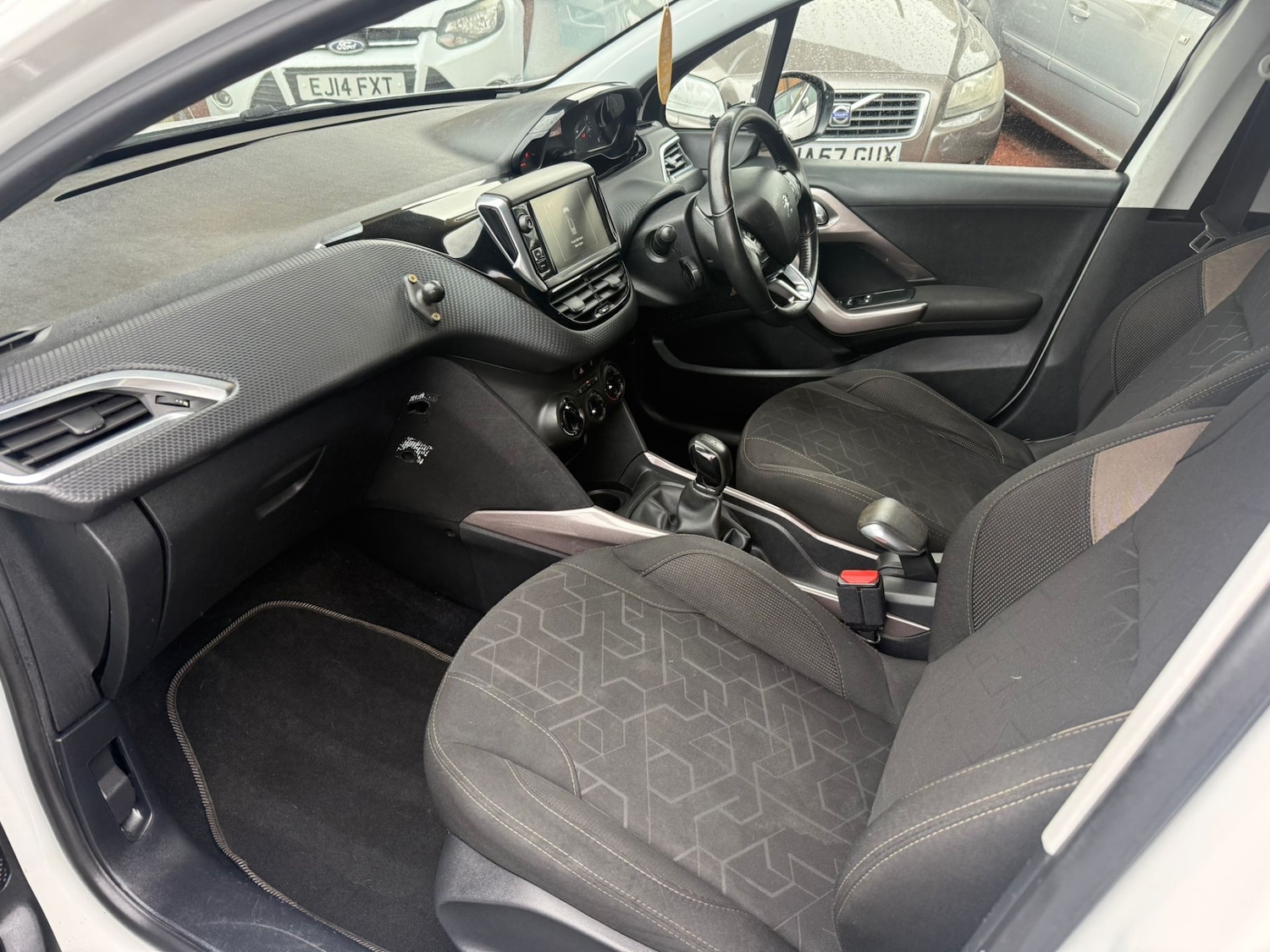 Used Peugeot 2008 2015 for sale - 78095768: Photo 4