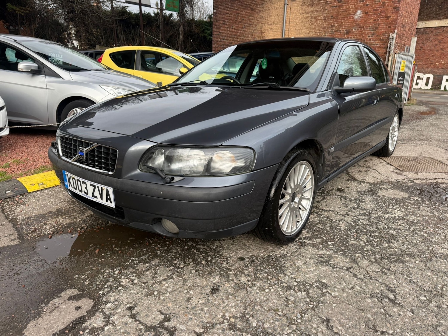 Used Volvo S60 2003 for sale - 77545349: Photo 2