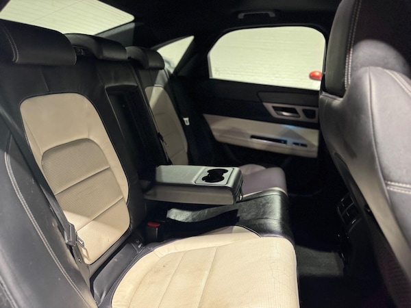 Used Jaguar XF 2016 for sale - 76189606: Photo 23