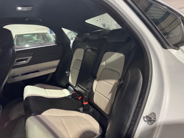 Used Jaguar XF 2016 for sale - 76189606: Photo 24