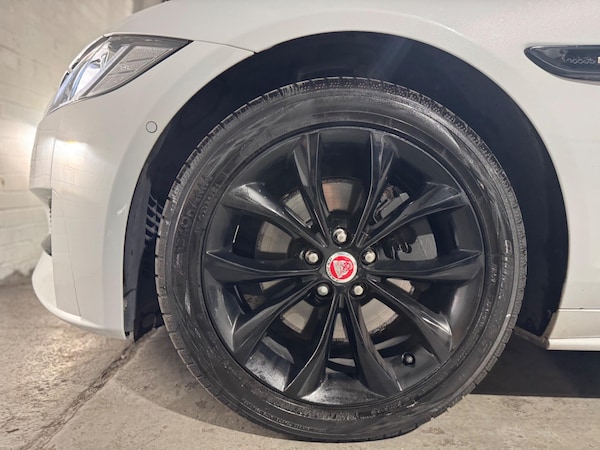 Used Jaguar XF 2016 for sale - 76189606: Photo 35