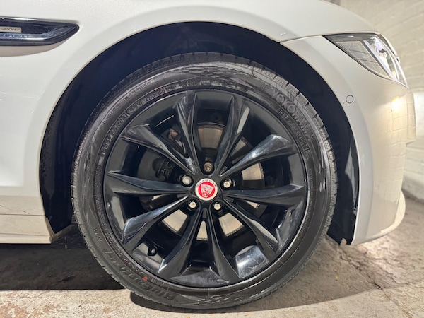 Used Jaguar XF 2016 for sale - 76189606: Photo 37