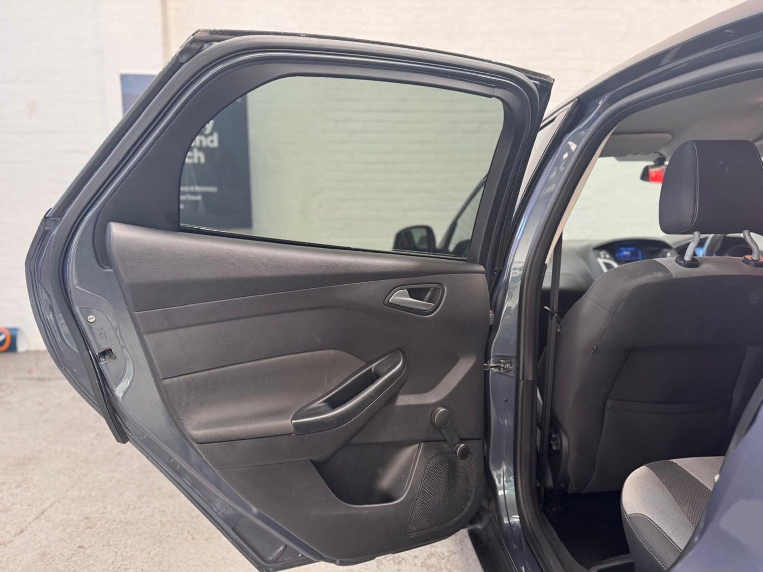Ford Focus (12) - 1.6 TDCi Zetec Euro 5 (s/s) 5dr - Image 23