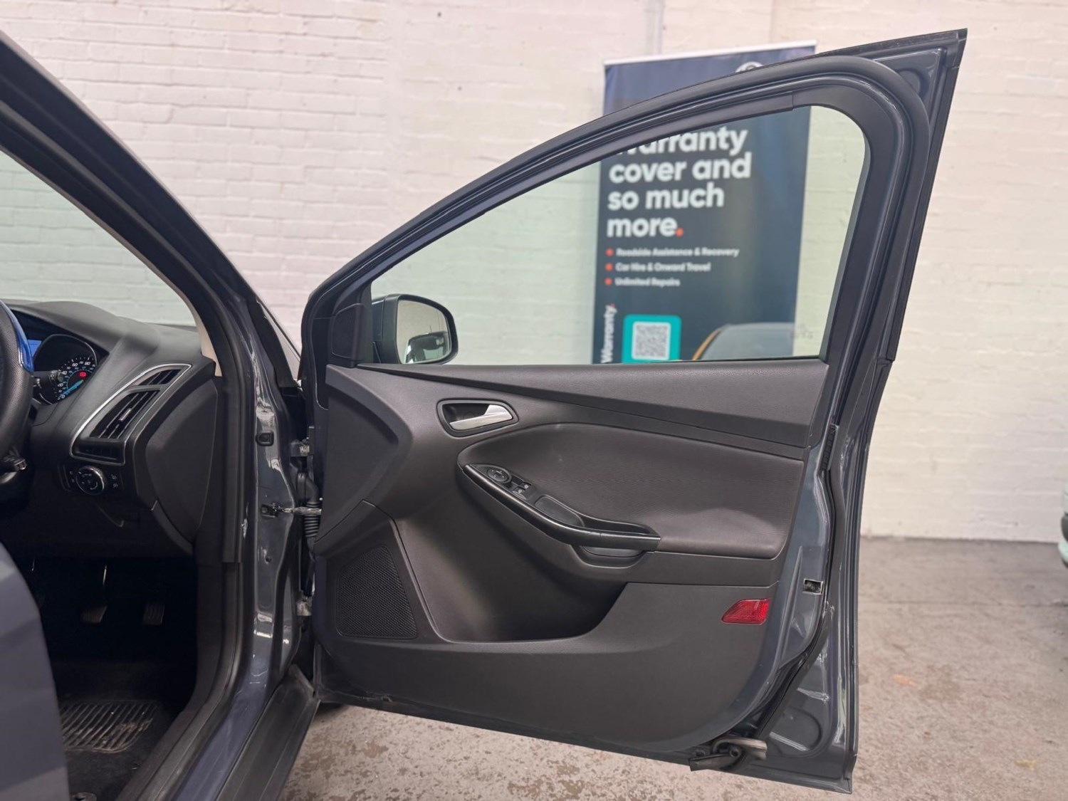 Ford Focus (12) - 1.6 TDCi Zetec Euro 5 (s/s) 5dr - Image 26