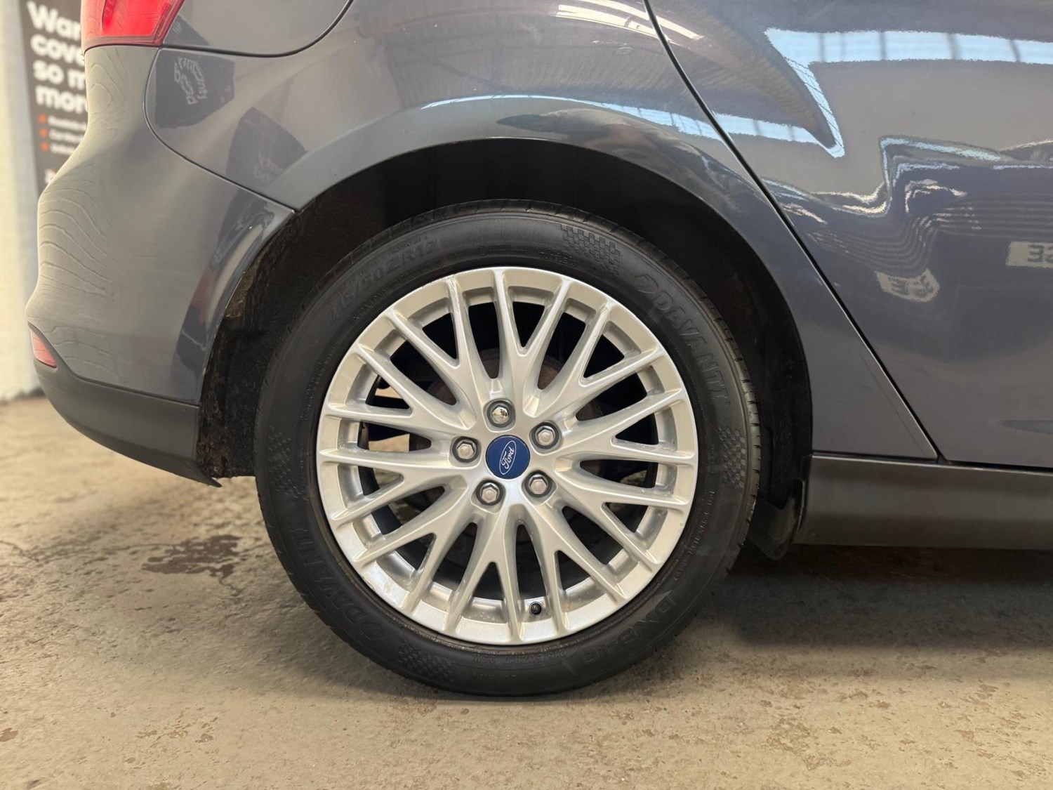 Ford Focus (12) - 1.6 TDCi Zetec Euro 5 (s/s) 5dr - Image 9