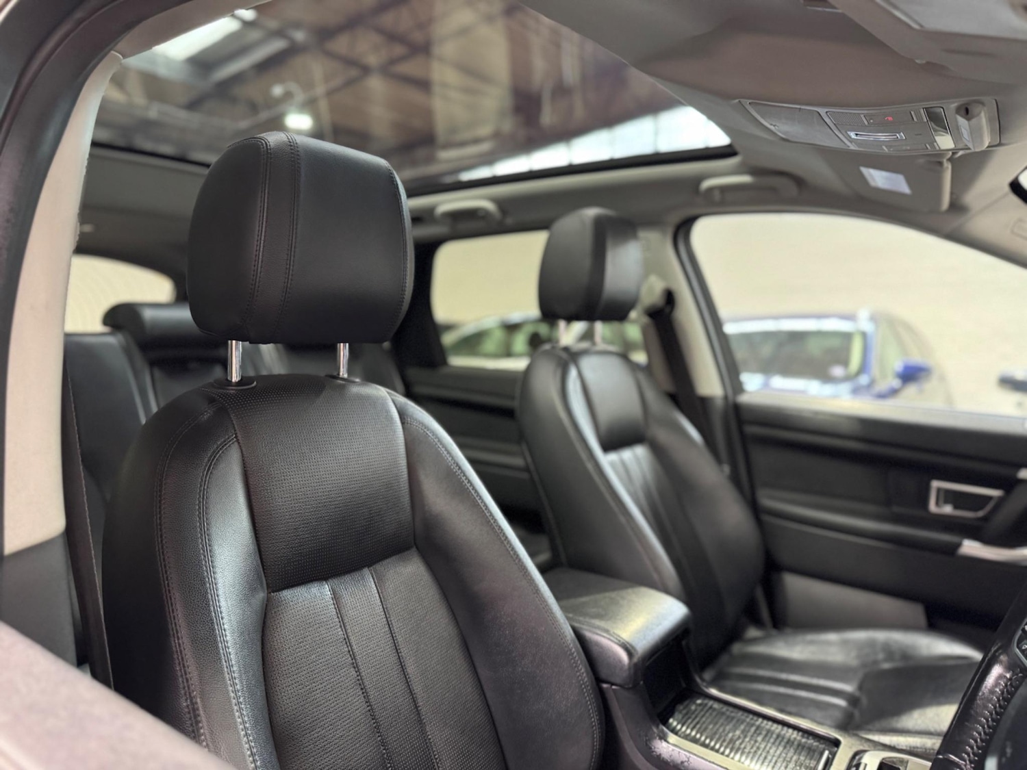 Used Land Rover Discovery Sport 2015 for sale - 76976716: Photo 16