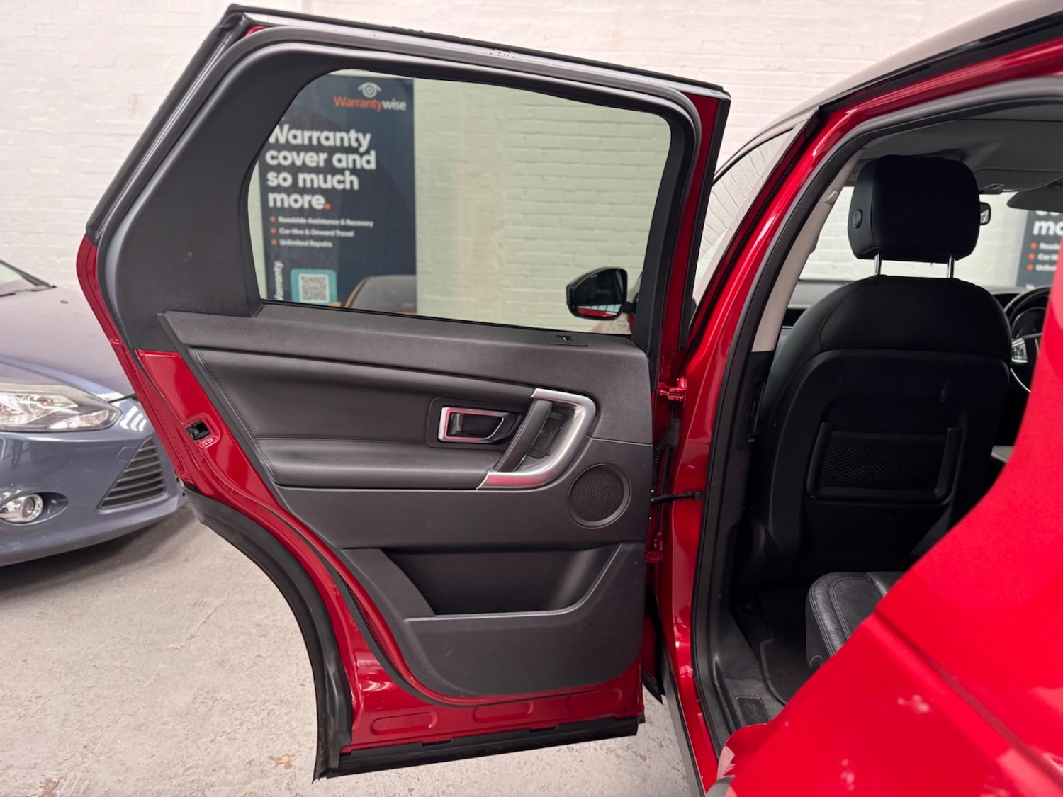 Used Land Rover Discovery Sport 2015 for sale - 76976716: Photo 25