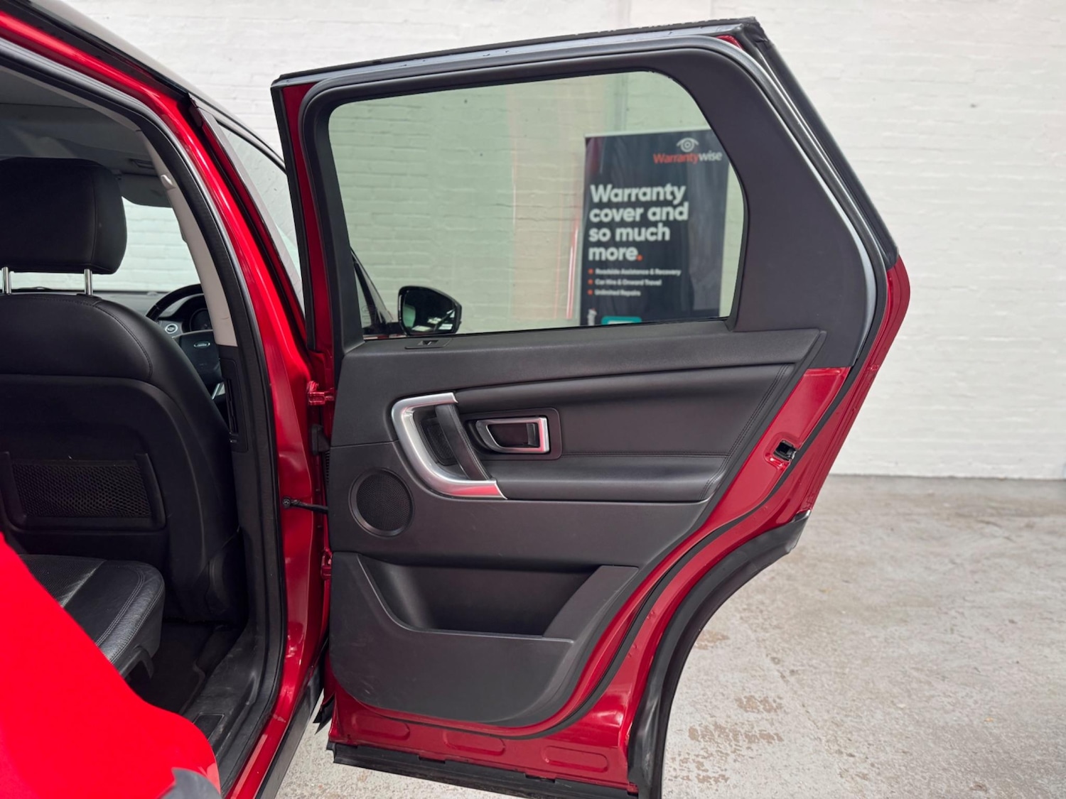 Used Land Rover Discovery Sport 2015 for sale - 76976716: Photo 27