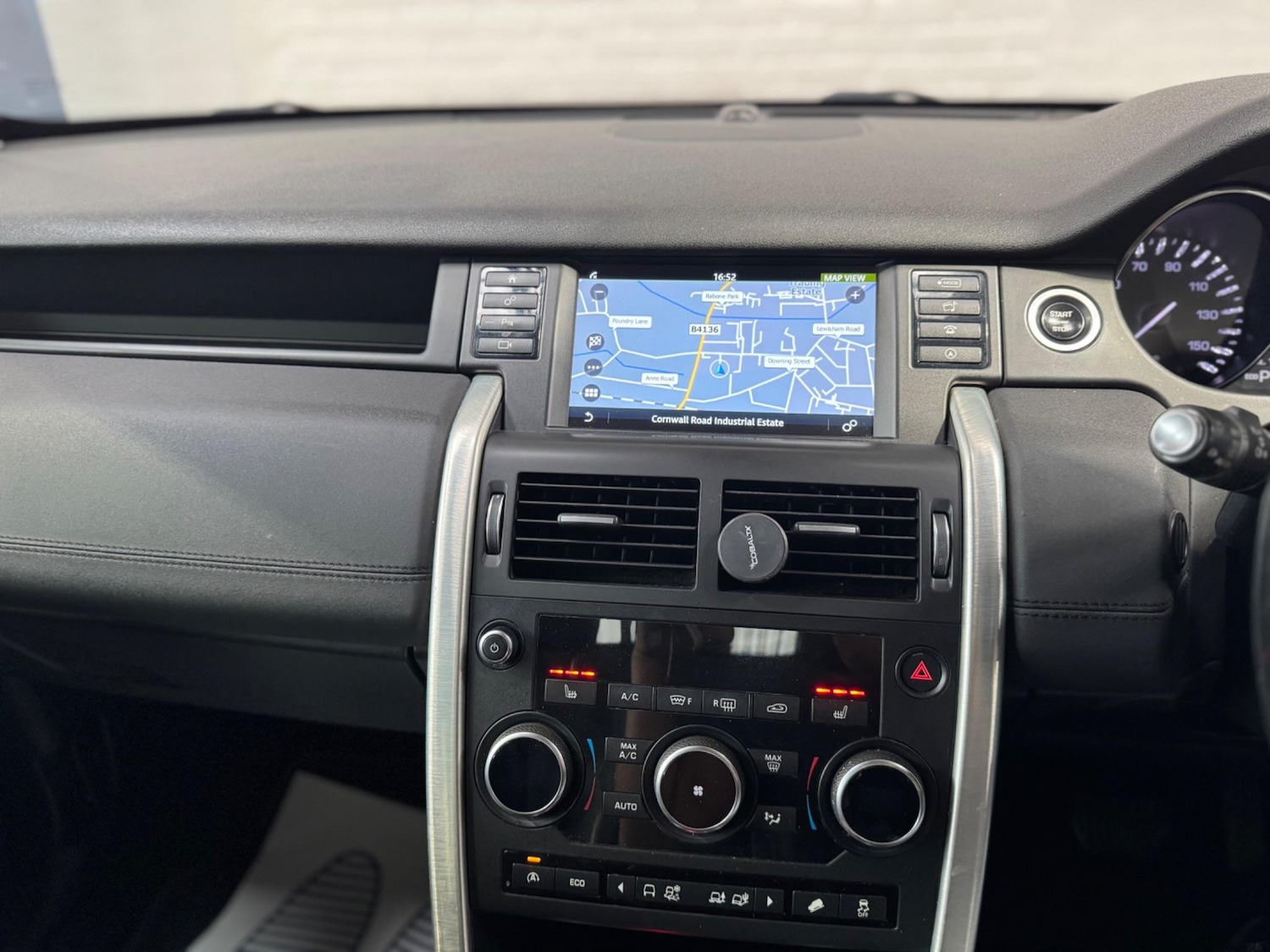 Used Land Rover Discovery Sport 2015 for sale - 76976716: Photo 35