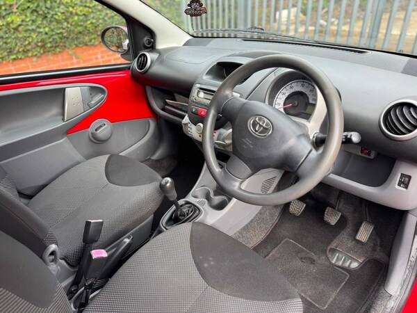 Used Toyota AYGO 2010 for sale - 76307724: Photo 14