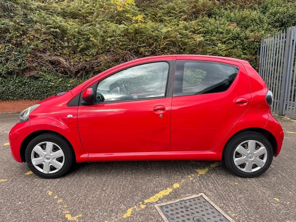 Used Toyota AYGO 2010 for sale - 76307724: Photo 6