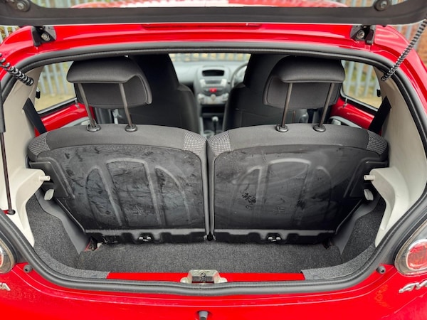 Used Toyota AYGO 2010 for sale - 76307724: Photo 9