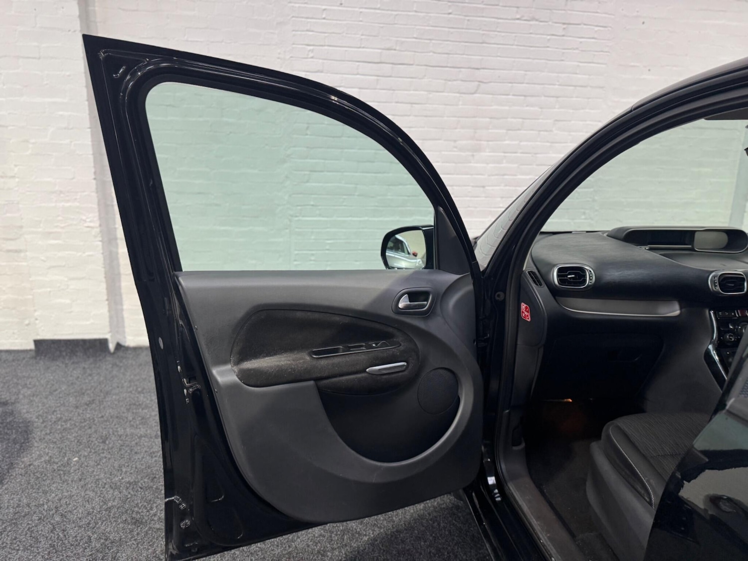 Used Citroen C3 Picasso 2013 for sale - 76597017: Photo 22