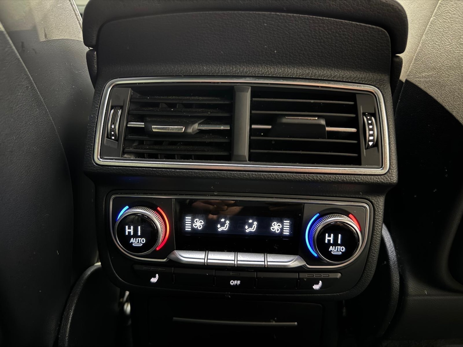 Used Audi Q7 2015 for sale - 76597224: Photo 36