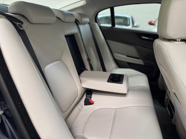 Used Jaguar XE 2015 for sale - 76020215: Photo 20
