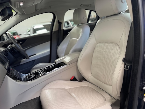 Used Jaguar XE 2015 for sale - 76020215: Photo 21
