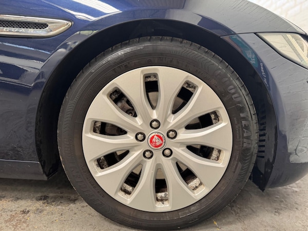 Used Jaguar XE 2015 for sale - 76020215: Photo 26