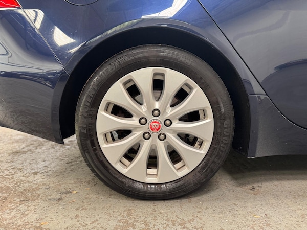 Used Jaguar XE 2015 for sale - 76020215: Photo 27