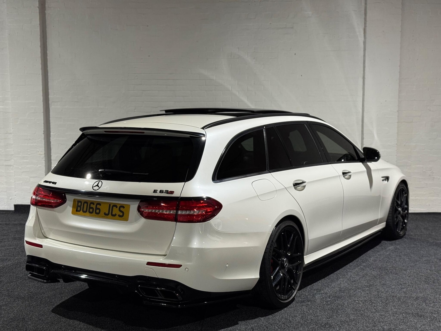 Used Mercedes-Benz E Class for sale - 76976858: Photo 16