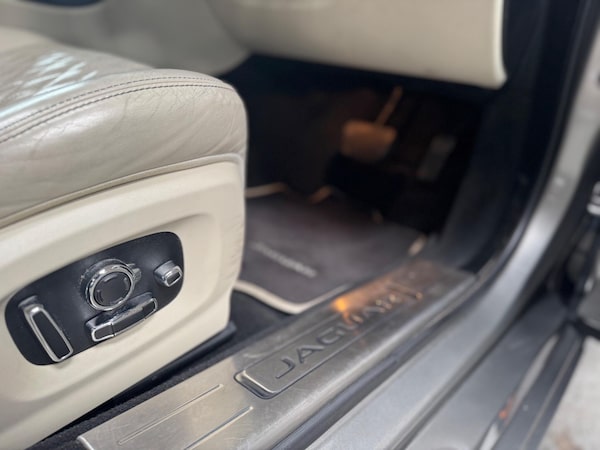 Used Jaguar XJ 2017 for sale - 75678187: Photo 24