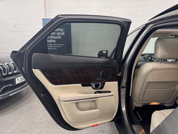 Used Jaguar XJ 2017 for sale - 75678187: Photo 27