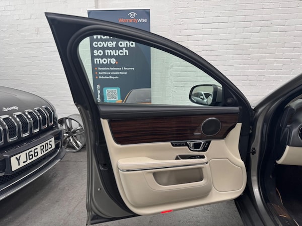 Used Jaguar XJ 2017 for sale - 75678187: Photo 28