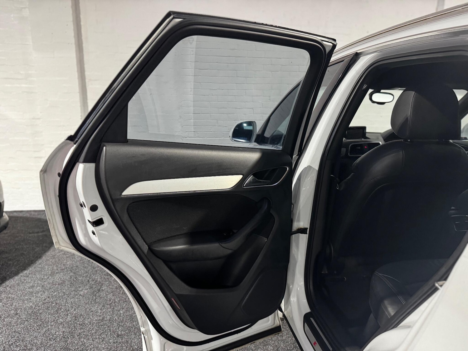 Used Audi Q3 2013 for sale - 76935871: Photo 29