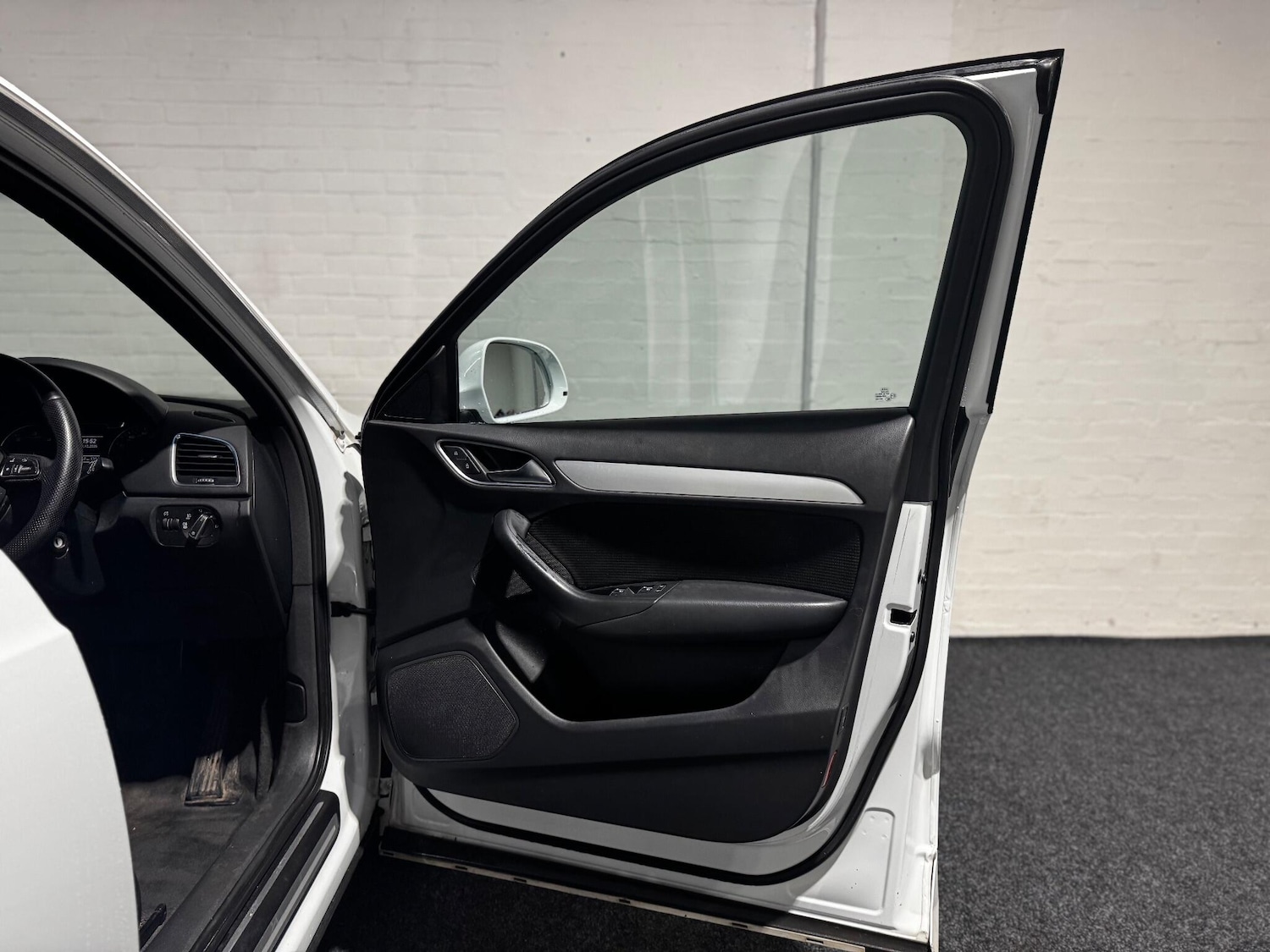 Used Audi Q3 2013 for sale - 76935871: Photo 31