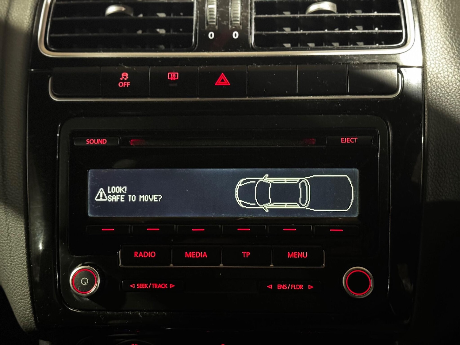 Used Volkswagen Polo 2013 for sale - 76925977: Photo 21