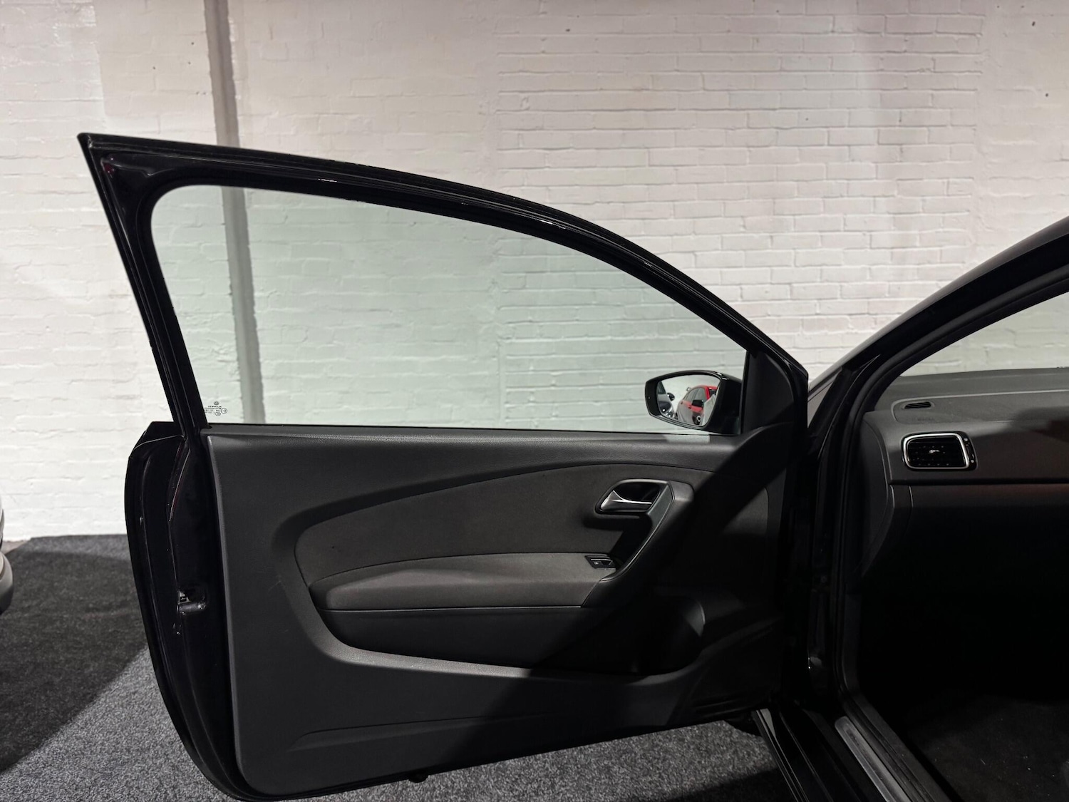 Used Volkswagen Polo 2013 for sale - 76925977: Photo 27