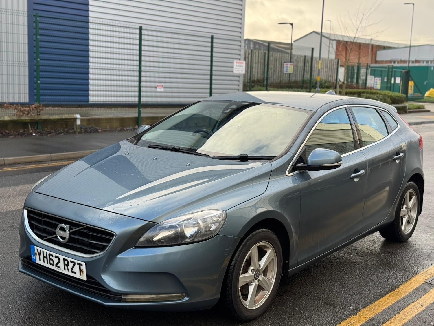 Used Volvo V40 2012 for sale - 77175683: Photo 3