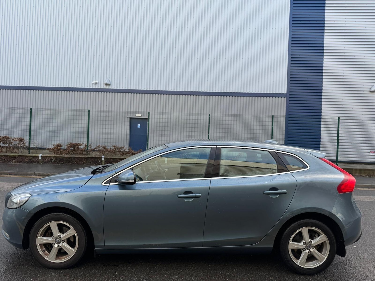 Used Volvo V40 2012 for sale - 77175683: Photo 9
