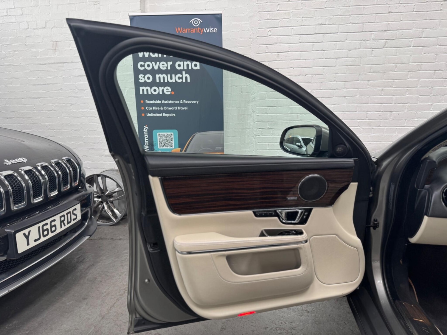 Used Jaguar XJ 2017 for sale - 76988577: Photo 28