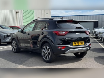 Used Kia Stonic 2023 for sale - 79429896: Photo
