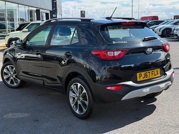 Used Kia Stonic 2017 for sale - 79540032: Photo