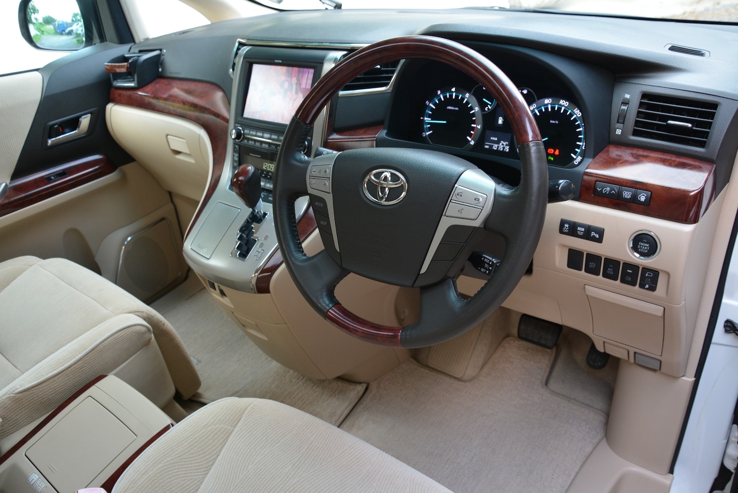 Used Toyota Alphard 2025 for sale - 76778423: Photo 11