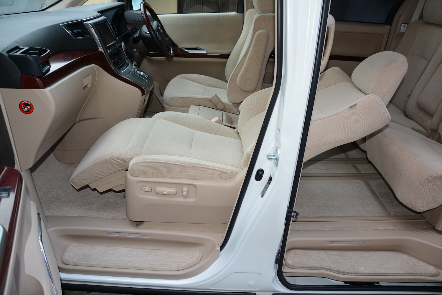 Used Toyota Alphard 2025 for sale - 76778423: Photo 13