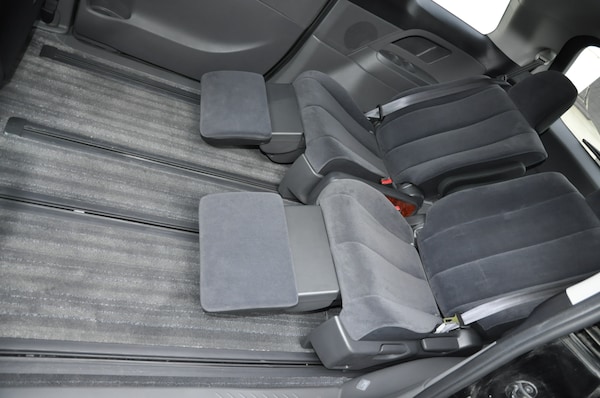 Used Toyota Estima 2011 for sale - 74050787: Photo 12