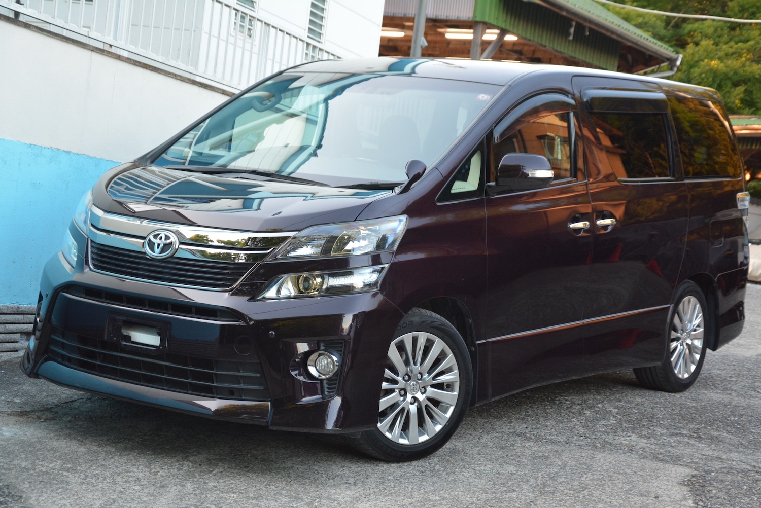 Used Toyota Vellfire 2014 for sale - 76554775: Photo 1