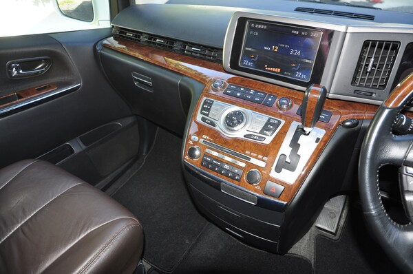 Used Nissan Elgrand 2008 for sale - 69847054: Photo 17