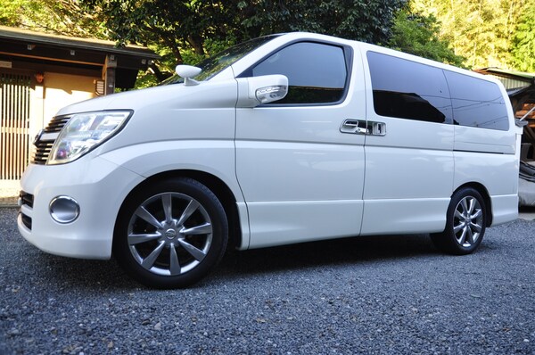 Used Nissan Elgrand 2008 for sale - 69847054: Photo 2