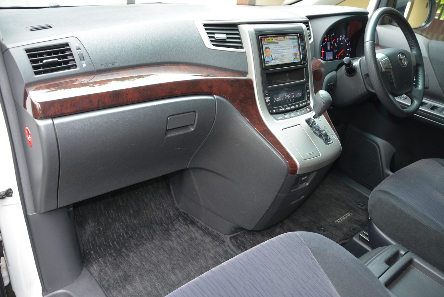 Used Toyota Alphard 2013 for sale - 76554529: Photo 11