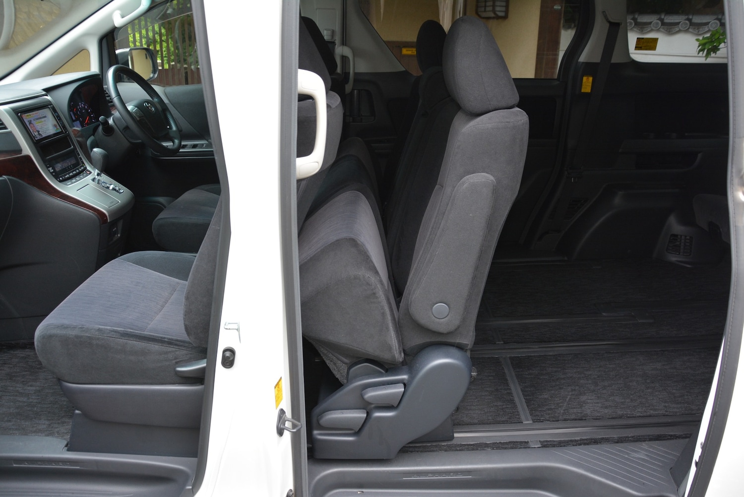 Used Toyota Alphard 2013 for sale - 76554529: Photo 16