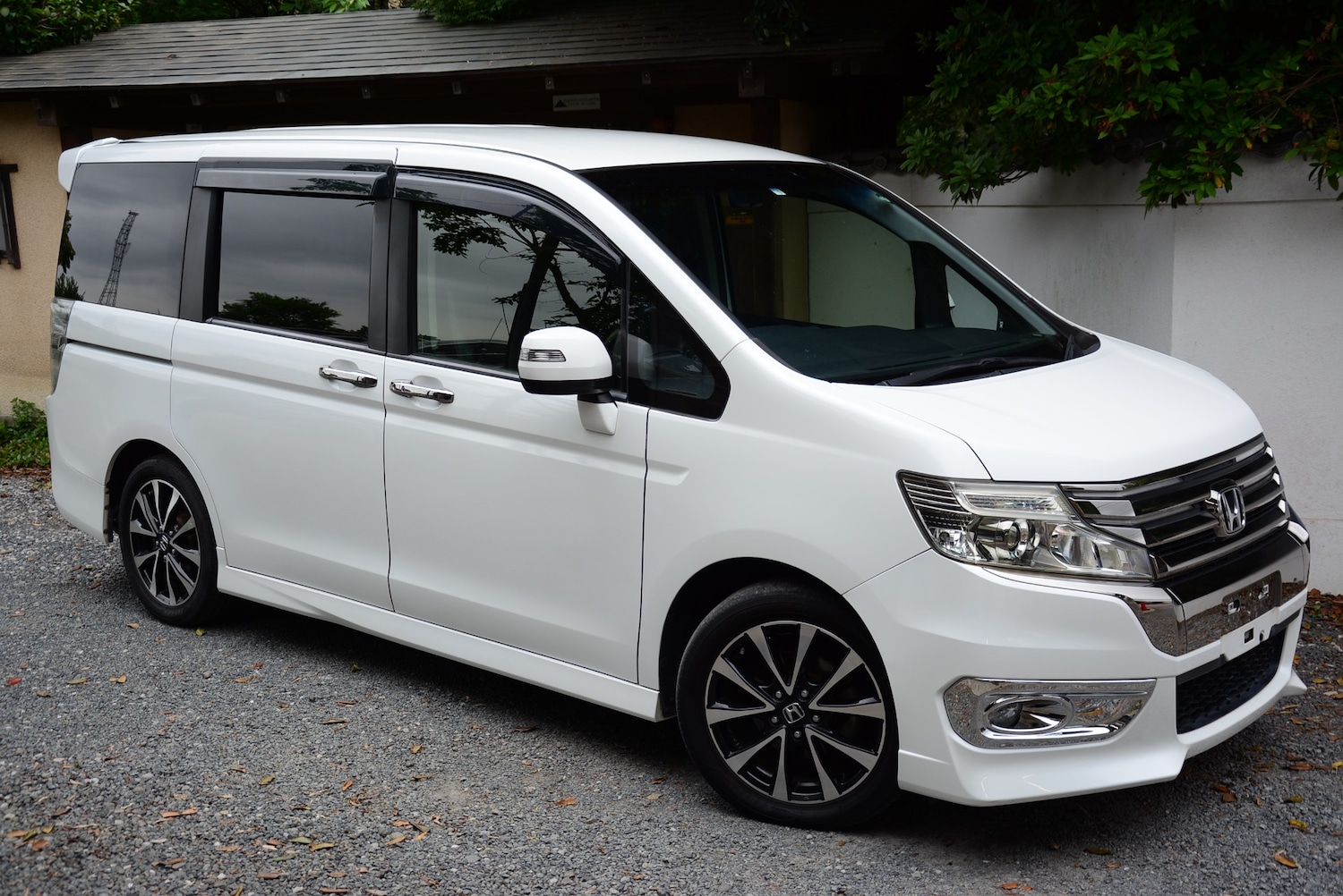 Used Honda Stepwagon 2014 for sale - 76262723: Photo 2