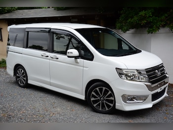 Used Honda Stepwagon 2014 for sale - 76262723: Photo 2