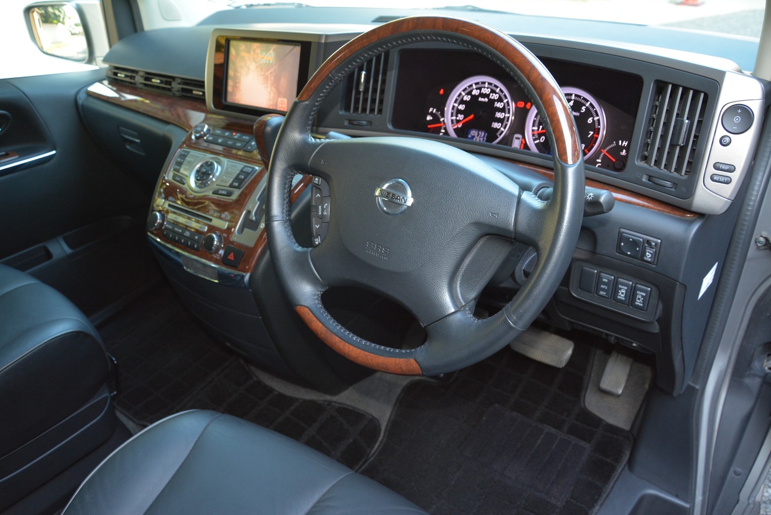 Used Nissan Elgrand 2025 for sale - 77404245: Photo 10